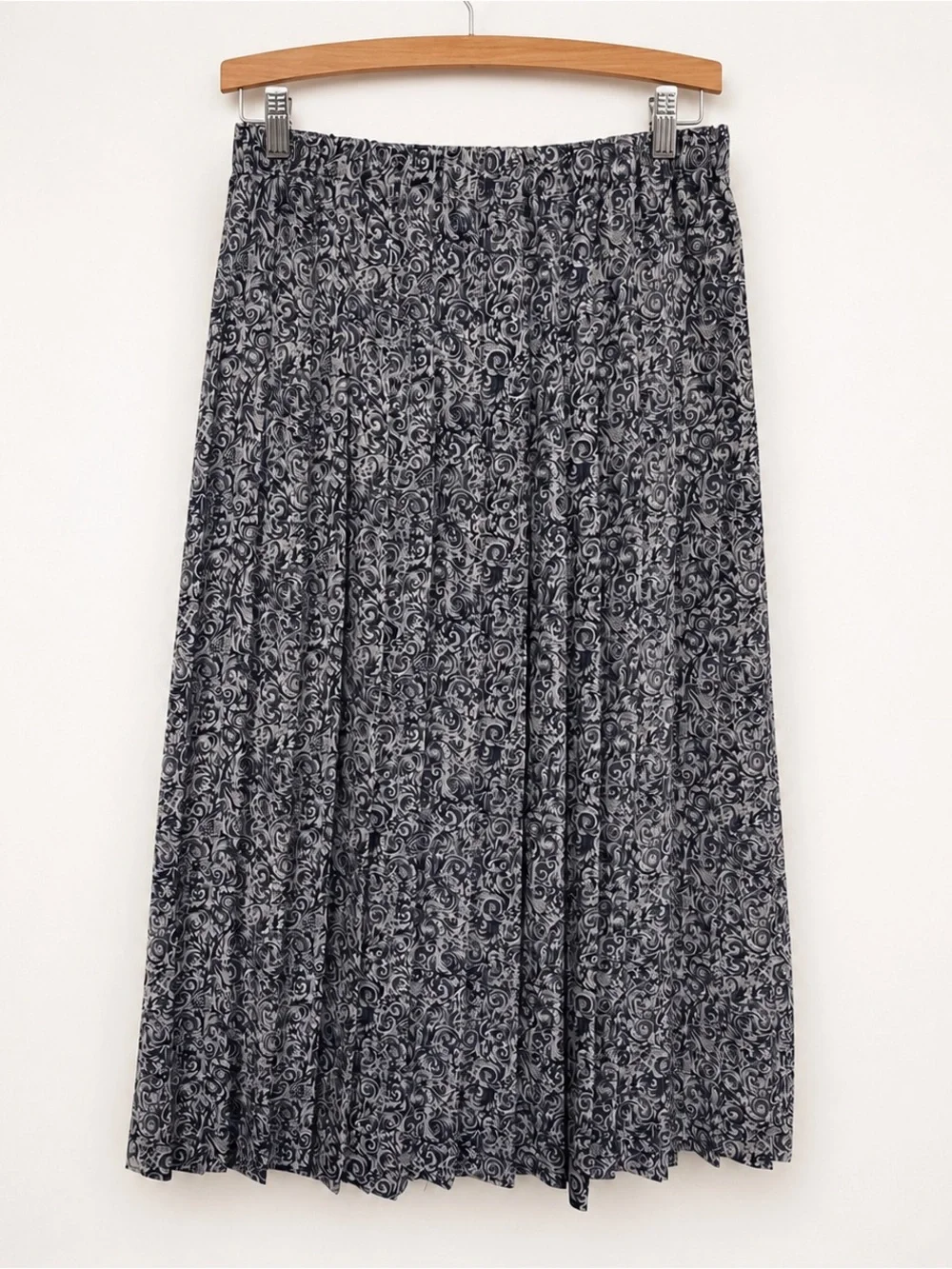 Vintage Koret Paisley Pleated Midi Skirt Navy Gray Size 12 - Picture 1 of 5